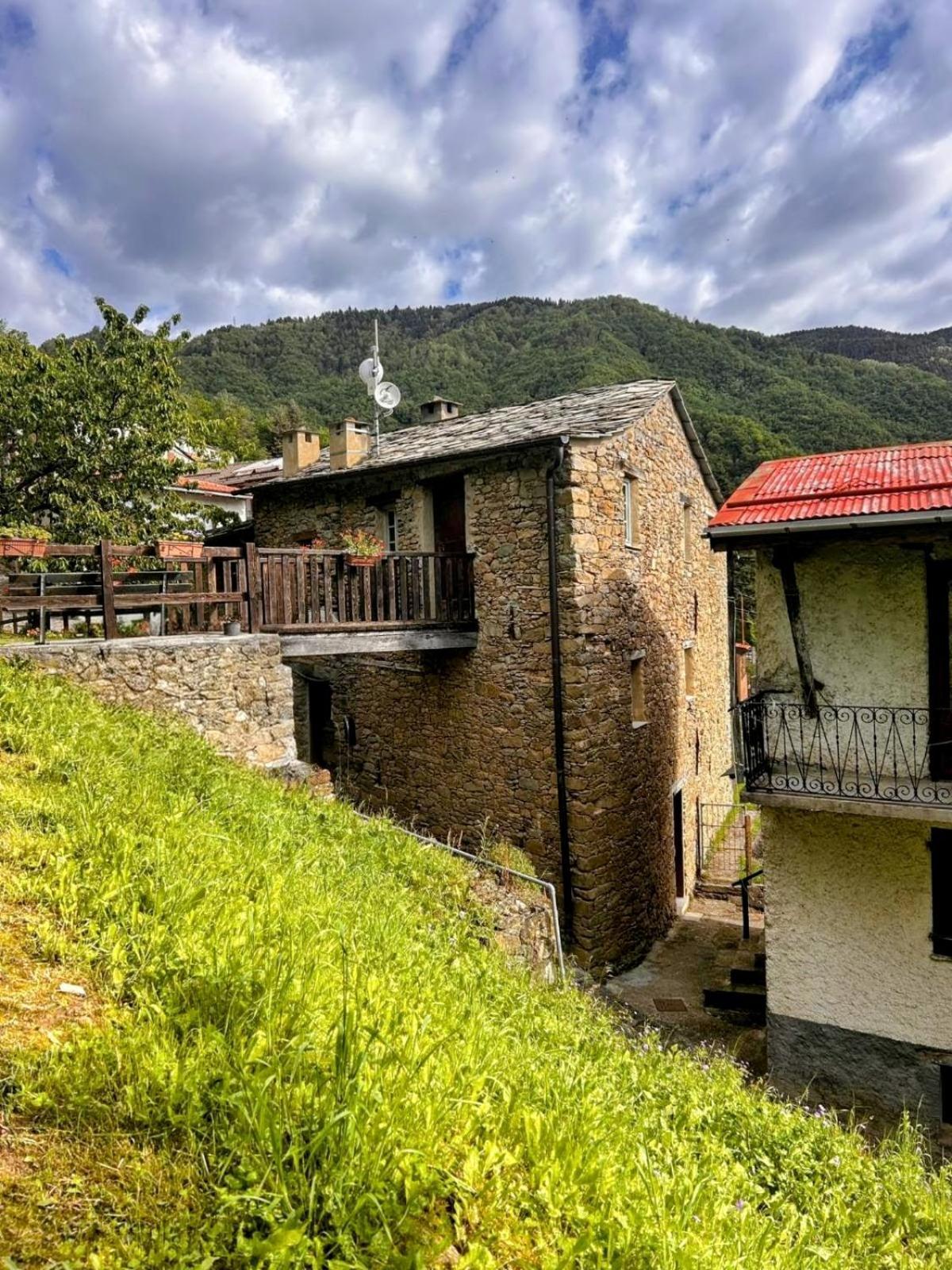Hotel Rifugio Ca' Da Cardella Mendatica Exterior foto